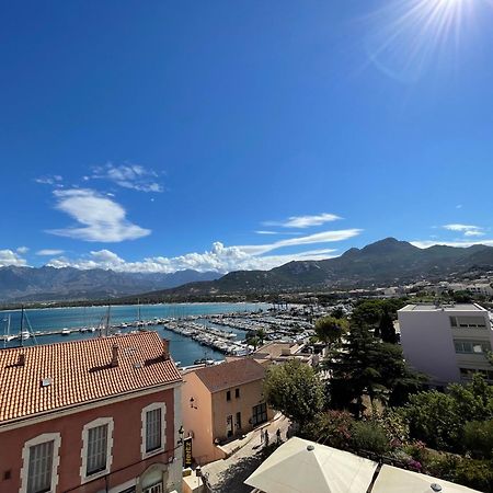 Calvi T2 climatisé, wifi, centre-ville, à proximité plage, commerces, taxi&gare, vue plage&montagne Esterno foto